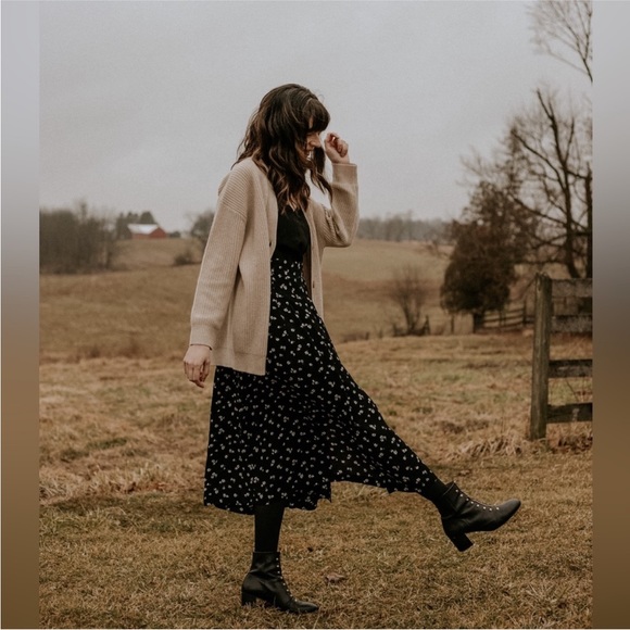 ⚡️Sezane Alicia Skirt in Biocolore - Picture 2 of 7